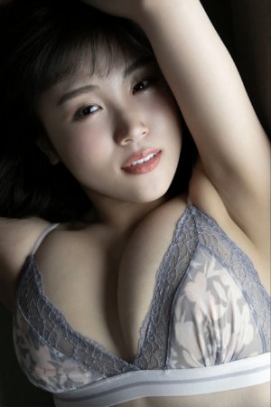 美女吃胸 美女吃胸