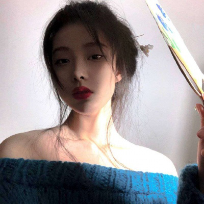 唐嫣靓丽造型