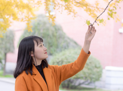 28岁的她，被赞“全网最甜”警花
