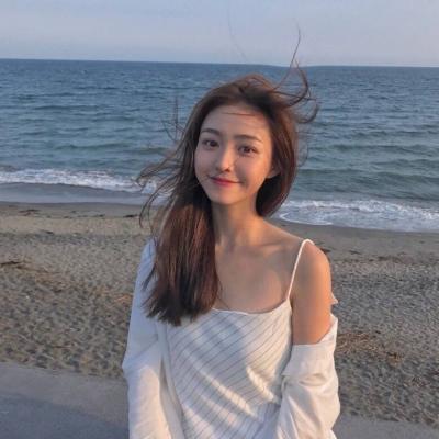 女孩的晚礼服