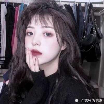 农场拖拉机停靠