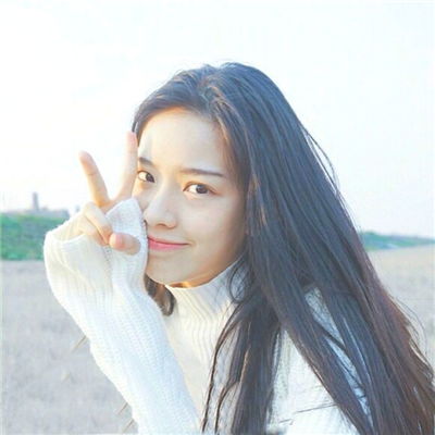 陆毅女儿的长腿太惊人，在上百人中一眼就能认出来