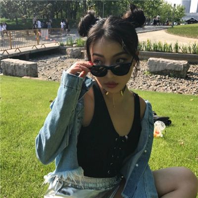 这皇帝抛弃后宫三千佳丽竟实行一夫一妻制截图