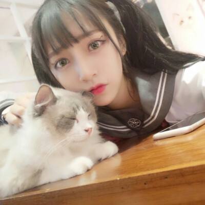 这皇帝抛弃后宫三千佳丽竟实行一夫一妻制