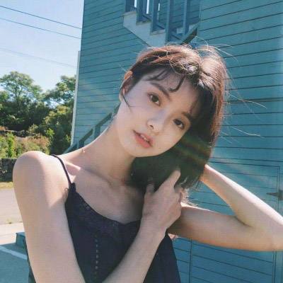 中国机长女乘务员