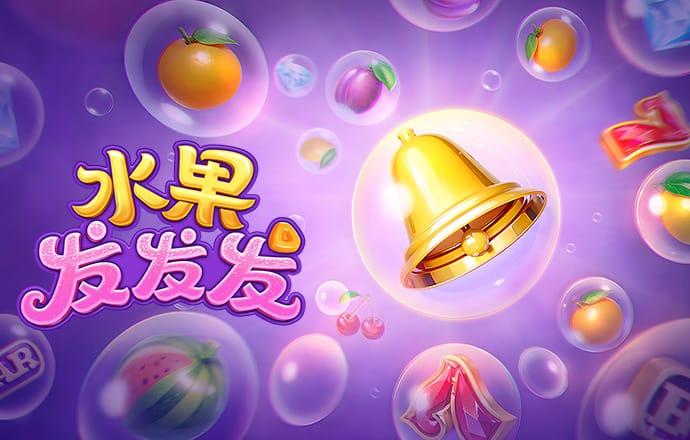 男孩街头猛扯母亲头发施暴